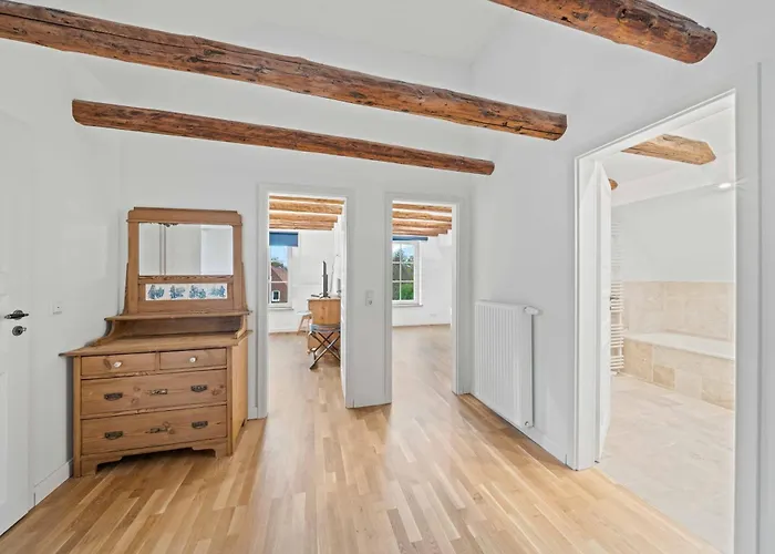 Schmuckstueck An Der Nordsee In Loquard